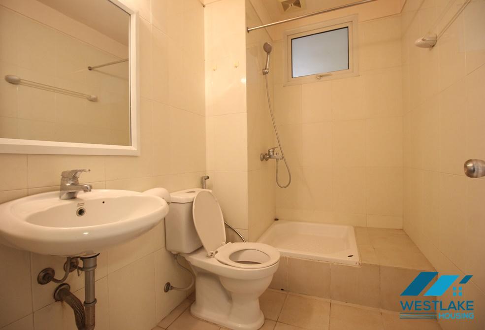 Cho thuê căn hộ 3 phòng ngủ giá rẻ tại Ciputra, Tây Hồ, Hà Nội