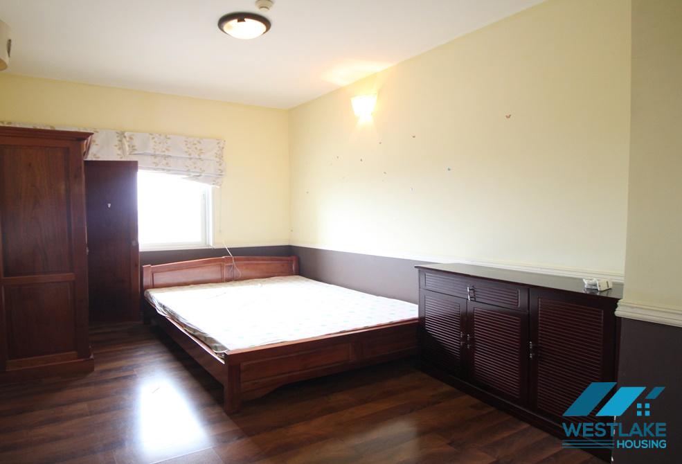 Cho thuê căn hộ đẹp và rộng rãi tại tòa E Ciputra
