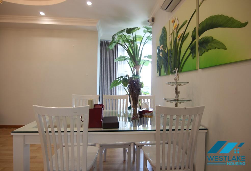 Căn hộ rộng rãi, đầy đủ nội thất tại Ciputra Hà Nội