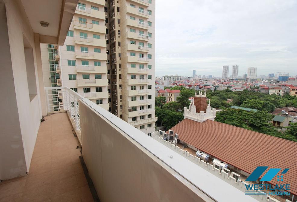 Căn hộ mới cải tạo có phòng khách rộng rãi cho thuê tại Ciputra, Tây Hồ, Hà Nội.