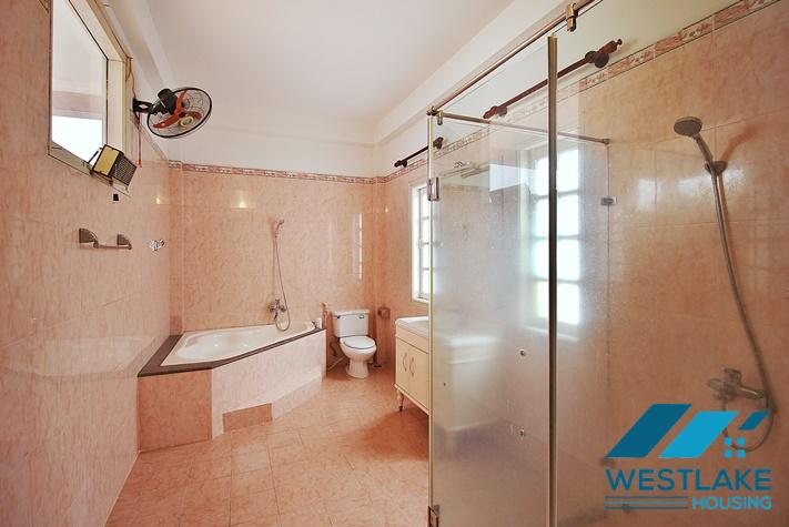 Cho Thuê Nhà  5 Phòng Ngủ Đẹp Rộng Thoáng, Hồ Bơi Tại Khu Vực Tây Hồ, Hà Nội