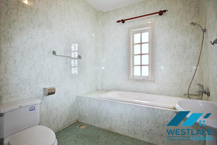 Cho Thuê Nhà  5 Phòng Ngủ Đẹp Rộng Thoáng, Hồ Bơi Tại Khu Vực Tây Hồ, Hà Nội