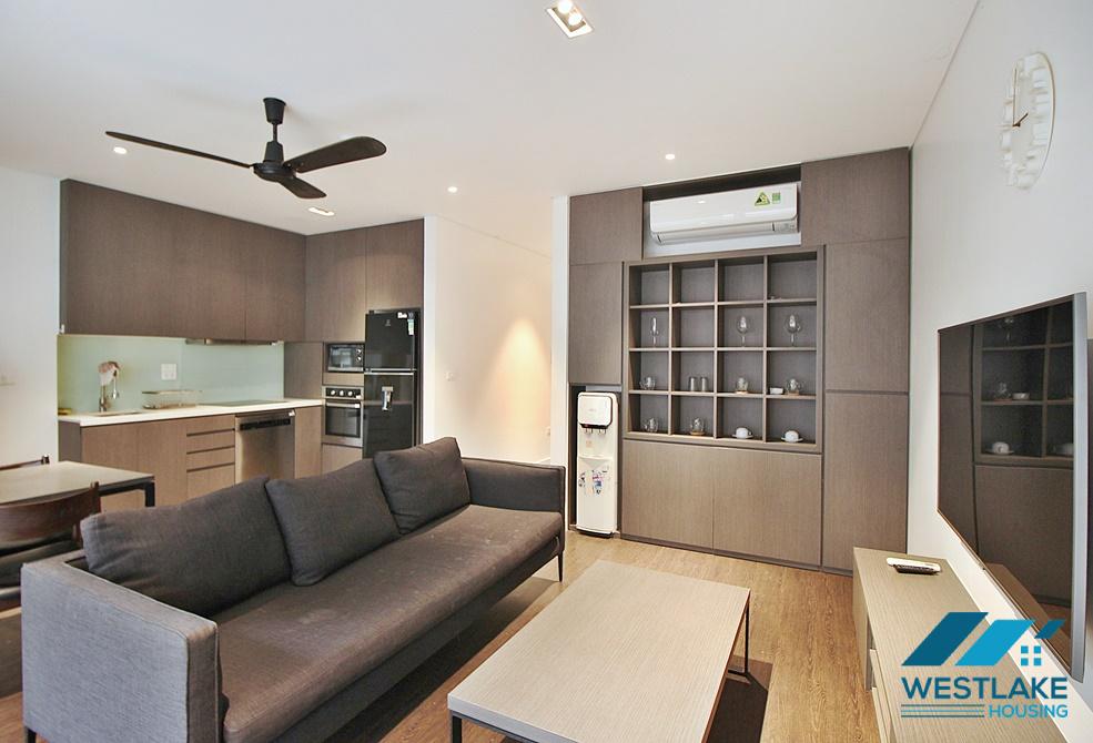 A modern 2 bedroom apartment with good price for rent in Tay Ho, Ha Noi