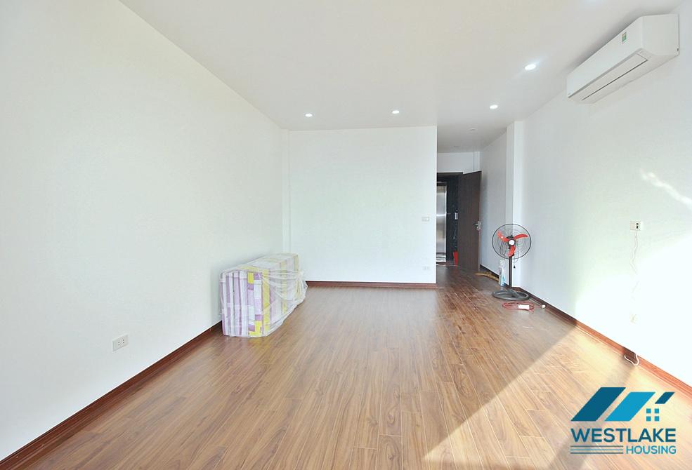 Cho Thuê Nhà 3 Phòng Ngủ Mới, Giá Rẻ Tại Khu Vực Âu Cơ, Tây Hồ, Hà Nội