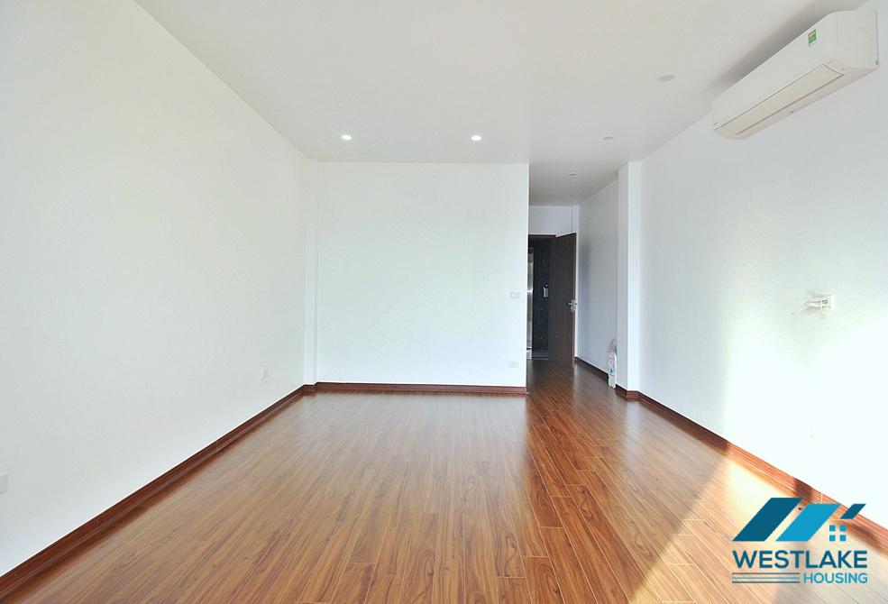 Cho Thuê Nhà 3 Phòng Ngủ Mới, Giá Rẻ Tại Khu Vực Âu Cơ, Tây Hồ, Hà Nội