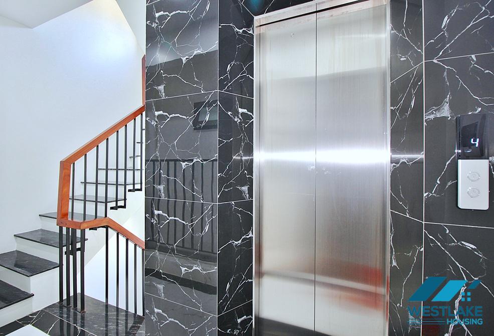 Cho Thuê Nhà 3 Phòng Ngủ Mới, Giá Rẻ Tại Khu Vực Âu Cơ, Tây Hồ, Hà Nội