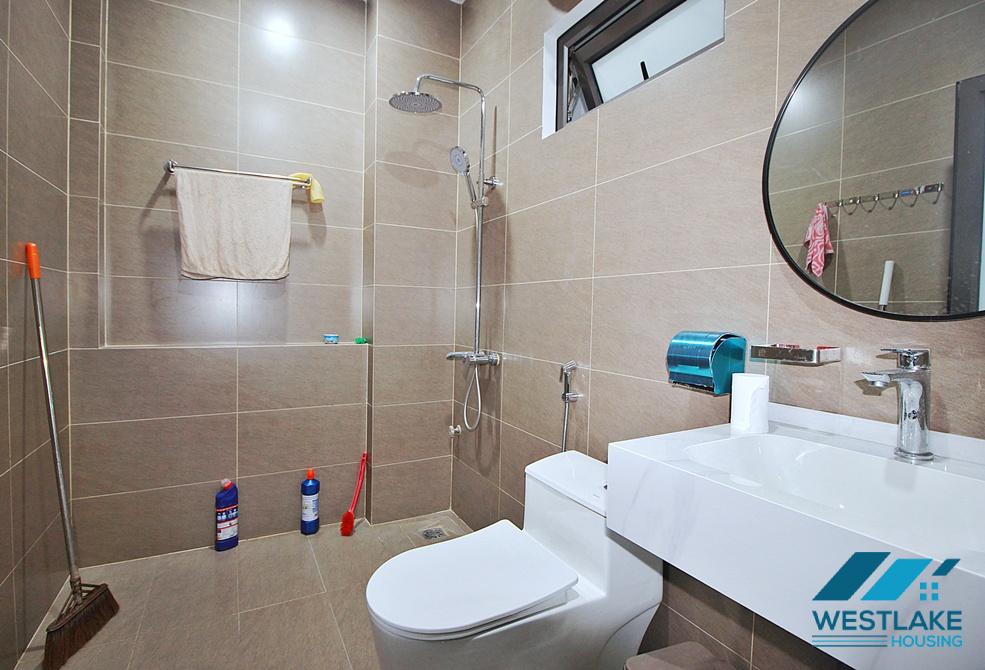 Cho Thuê Nhà 3 Phòng Ngủ Mới, Giá Rẻ Tại Khu Vực Âu Cơ, Tây Hồ, Hà Nội