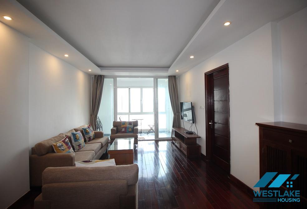 Cho Thuê Căn Hộ 3 Phòng Ngủ Rộng Đẹp, Ban Công View Hồ Tại Phố Xuân Diệu, Tây Hồ, Hà Nội