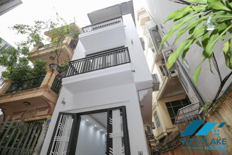 Cho Thuê Nhà Mới 4 Phòng Ngủ Tại Phố Từ Hoa, Tây Hồ, Hà Nội
