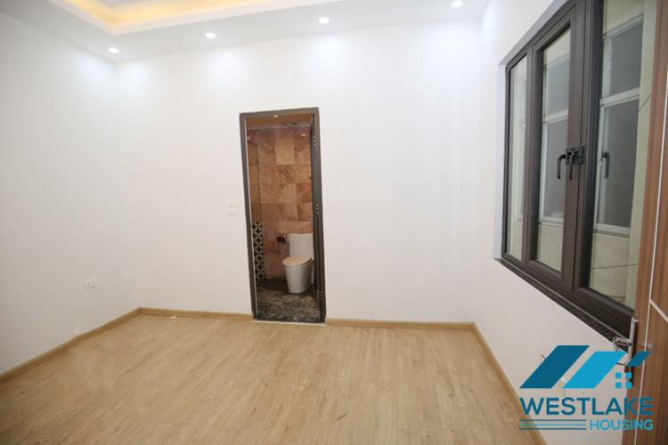 Cho Thuê Nhà Mới 4 Phòng Ngủ Tại Phố Từ Hoa, Tây Hồ, Hà Nội