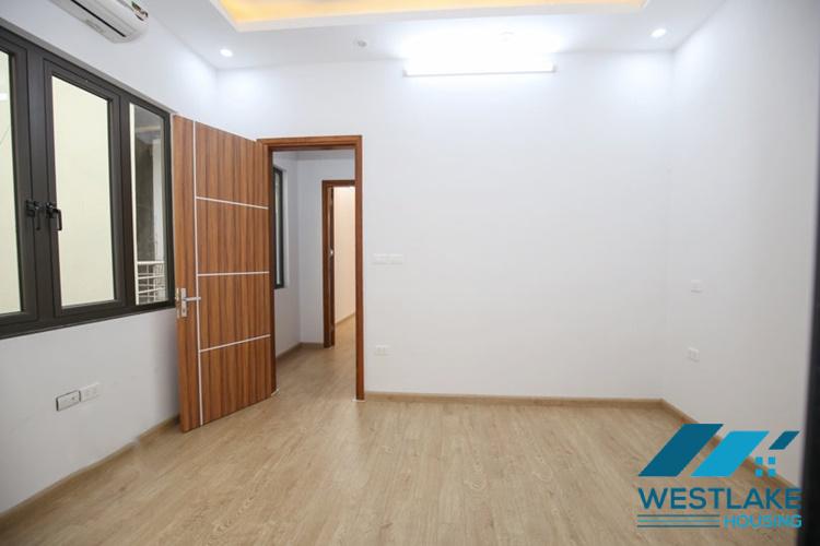 Cho Thuê Nhà Mới 4 Phòng Ngủ Tại Phố Từ Hoa, Tây Hồ, Hà Nội