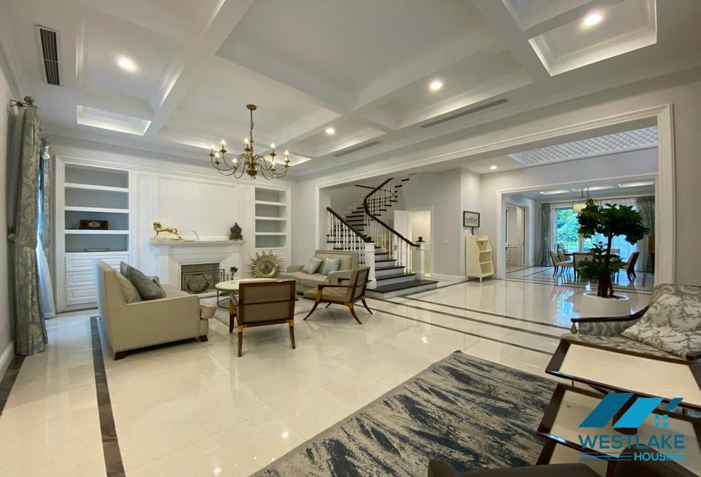 Beautiful 4 bedrooms villa for rent in Vinhomes Riverside near BIS international school