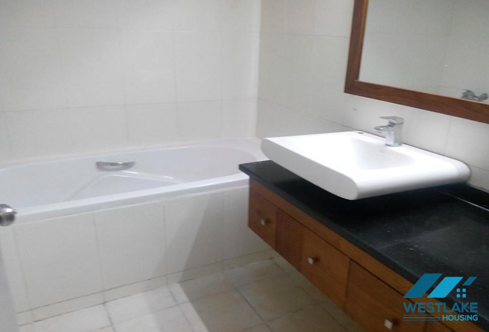 Cho thuê căn hộ tầng cao tại tòa E – Ciputra, Hà Nội