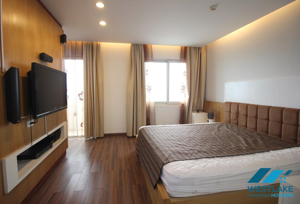 Cho thuê căn hộ 3 phòng ngủ rộng rãi tại khu đô thị quốc tế Ciputra, Hà Nội, Việt Nam