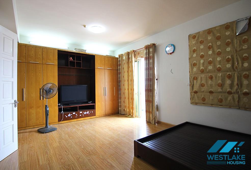 Cho thuê căn hộ 3 phòng ngủ tại tòa E4 – Ciputra, Hà Nội