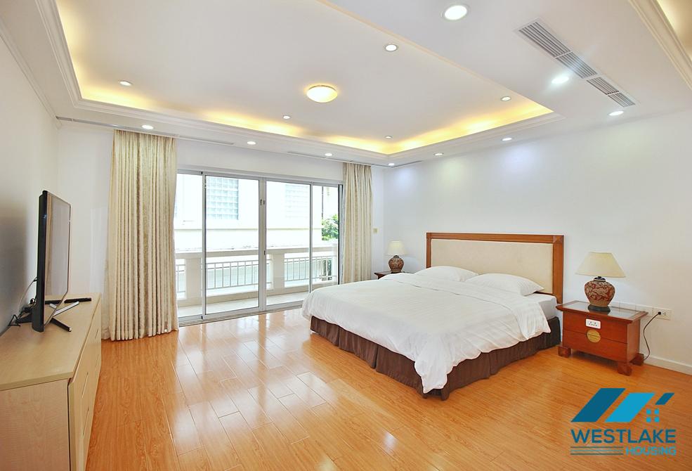 Serviced 4 bedrooms house for rent in Tay Ho ward, Ha Noi