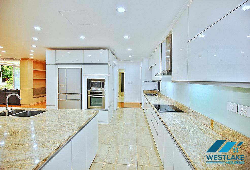 Serviced 4 bedrooms house for rent in Tay Ho ward, Ha Noi