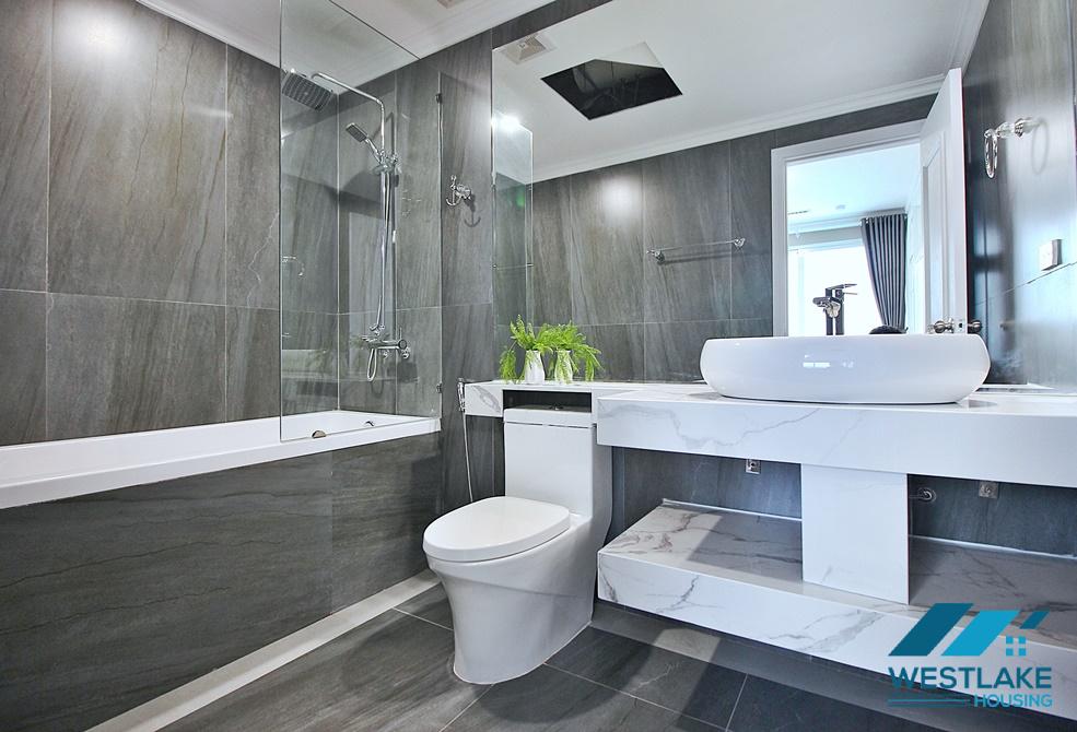 A lake view and newly 2 bedroom apartment for rent in Xuan Dieu, Tay Ho