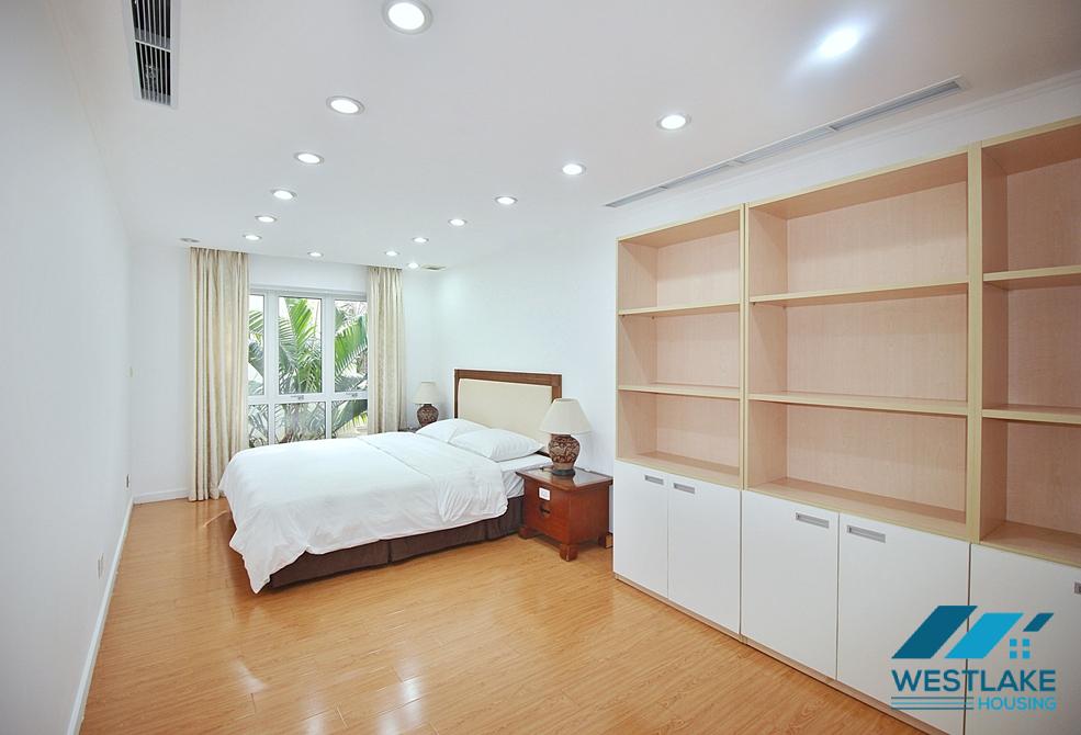 Cho Thuê Nhà 4 Phòng Ngủ Đẹp, Ban Công Sân Rộng Sáng Thoáng, Có Dịch Vụ Tại phường Tây Hồ, Hà Nội