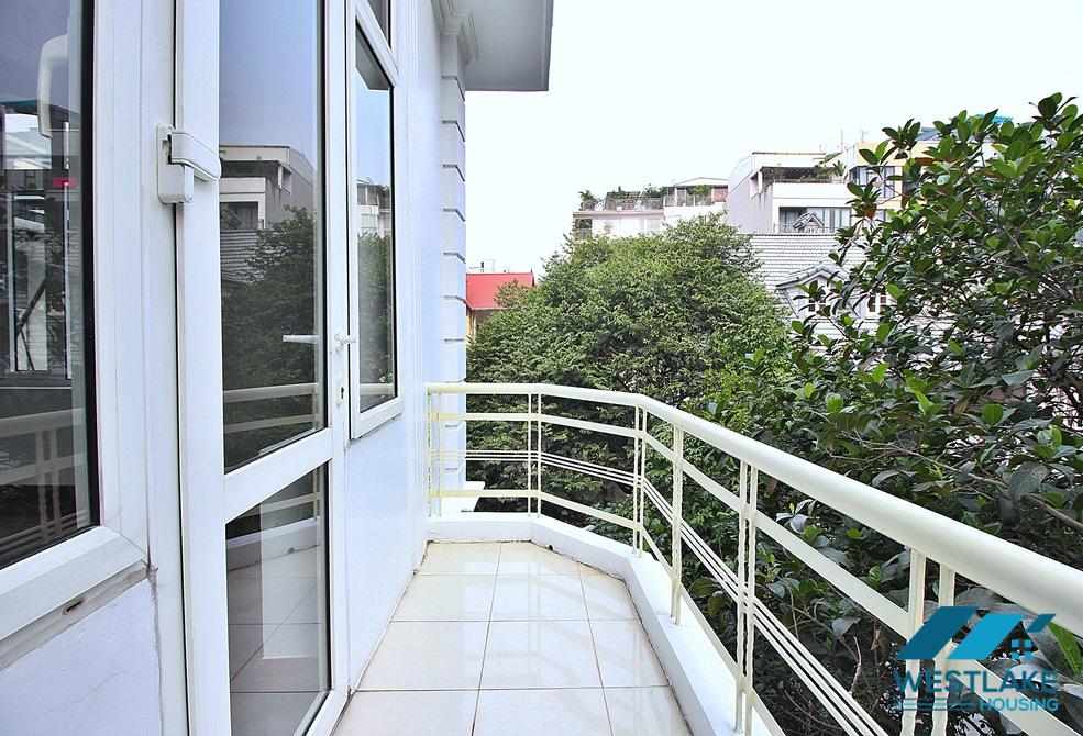 Cho Thuê Nhà 5 Phòng Ngủ, Sân Rộng Thoáng Sáng Tại Phố Tô Ngọc Vân, Tây Hồ, Hà Nội