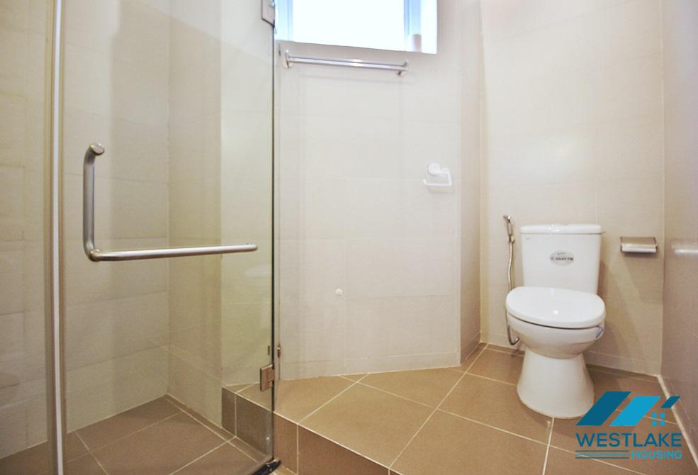 Cho Thuê Nhà 5 Phòng Ngủ, Sân Rộng Thoáng Sáng Tại Phố Tô Ngọc Vân, Tây Hồ, Hà Nội
