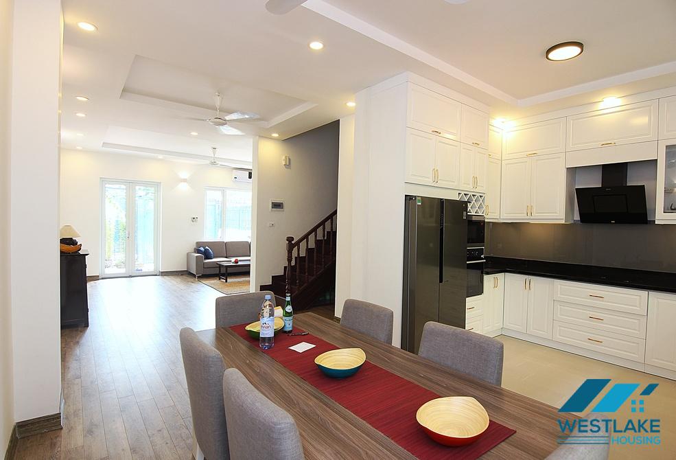 Fully furnished 04 bedrooms house in Xom Chua Westlake, Tay Ho, Ha Noi for rent