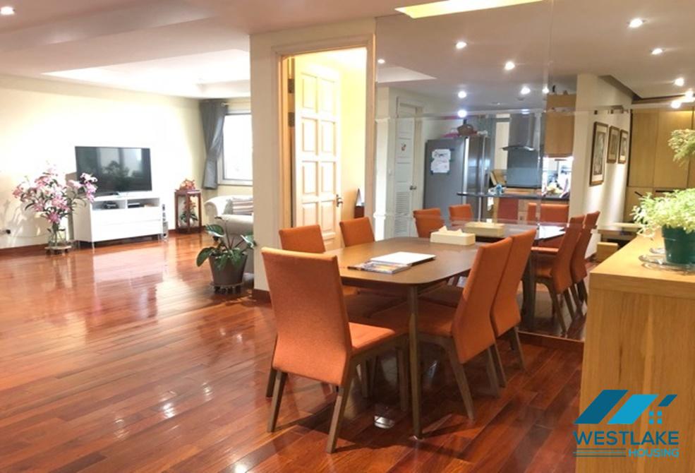 Lovely apartment for rent in E Tower close to UNIS school, Ciputra, Tay Ho, Ha Noi