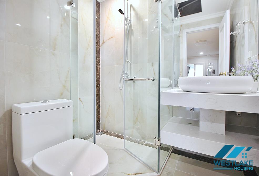 A high quality 2 bedroom apartment for rent in Xuan Dieu, Tay Ho, Ha Noi