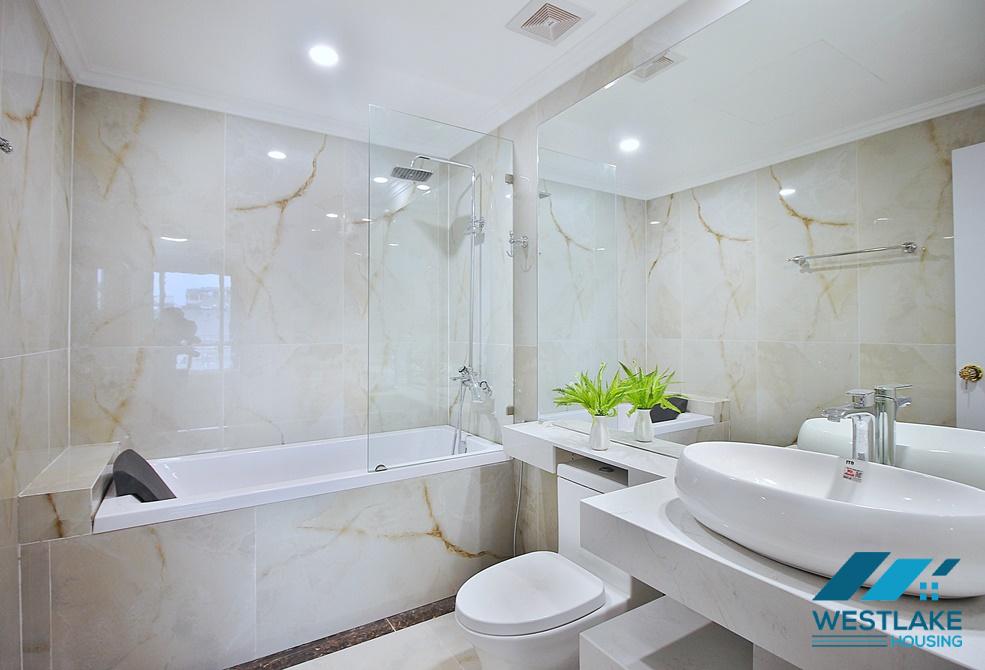 A high quality 2 bedroom apartment for rent in Xuan Dieu, Tay Ho, Ha Noi