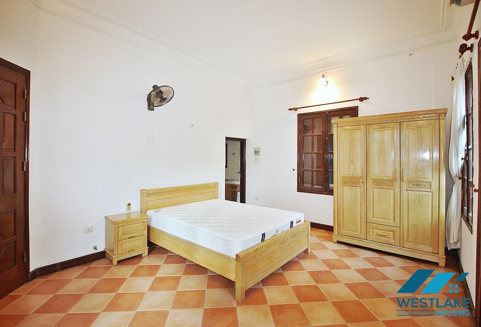 A big 4 bedroom house for rent in Xuan Dieu, Tay Ho, Ha Noi