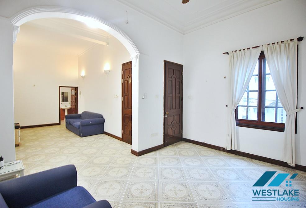 A big 4 bedroom house for rent in Xuan Dieu, Tay Ho, Ha Noi