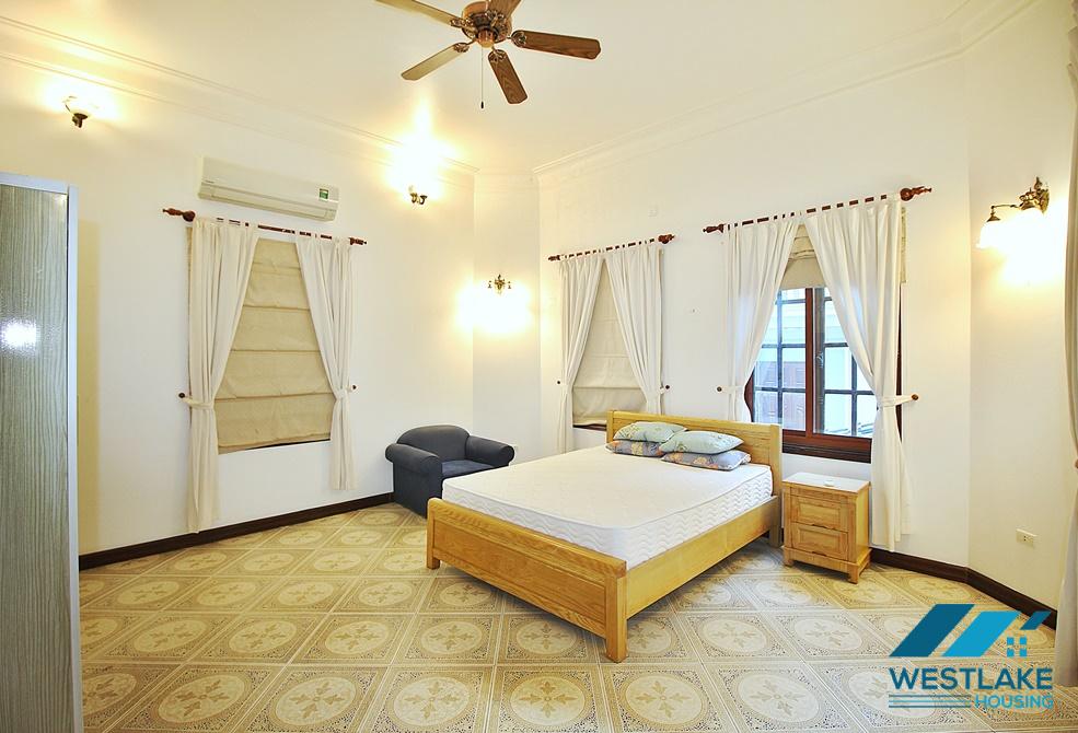 A big 4 bedroom house for rent in Xuan Dieu, Tay Ho, Ha Noi
