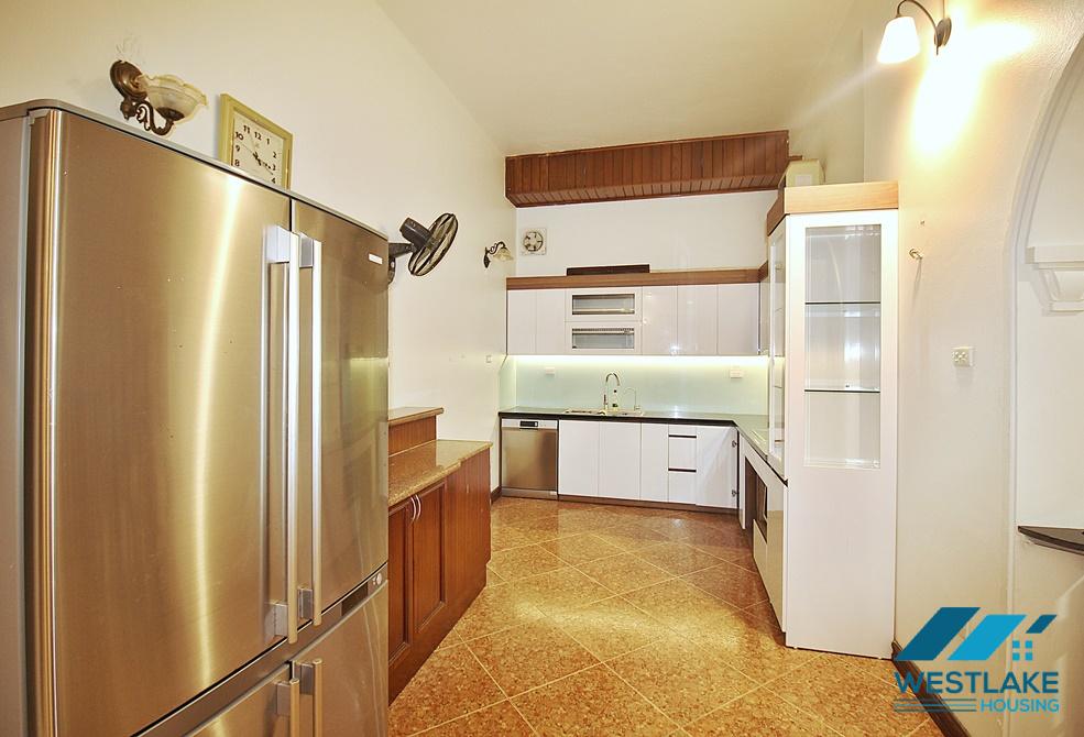 A big 4 bedroom house for rent in Xuan Dieu, Tay Ho, Ha Noi