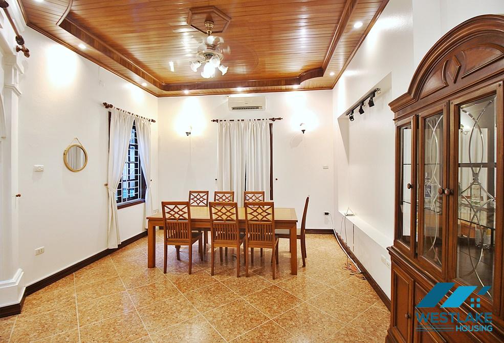 A big 4 bedroom house for rent in Xuan Dieu, Tay Ho, Ha Noi