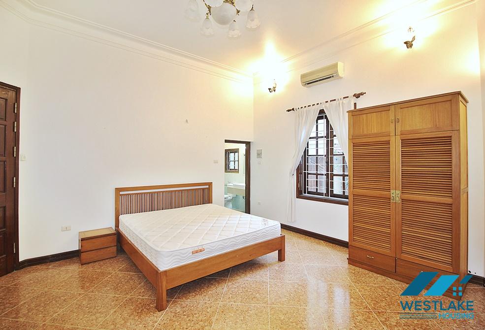 A big 4 bedroom house for rent in Xuan Dieu, Tay Ho, Ha Noi
