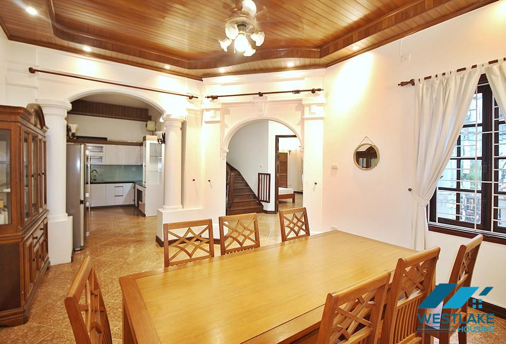 A big 4 bedroom house for rent in Xuan Dieu, Tay Ho, Ha Noi