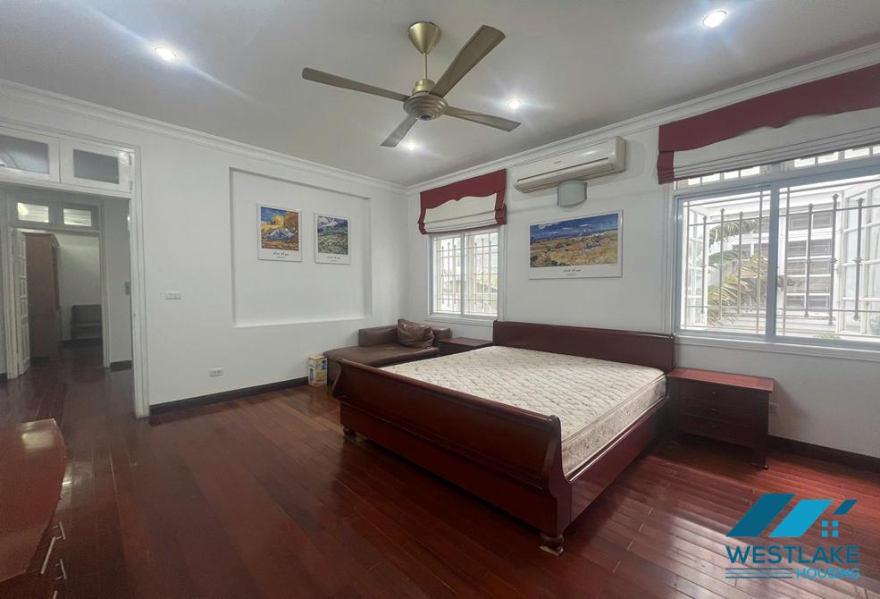 Garden 5 bedrooms house for rent in Ciputra, Tay Ho ward, Ha Noi Garden 5 bedrooms house for rent in Ciputra, Tay Ho ward, Ha Noi