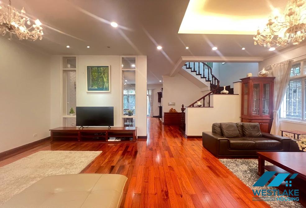 Garden 5 bedrooms house for rent in Ciputra, Tay Ho ward, Ha Noi Garden 5 bedrooms house for rent in Ciputra, Tay Ho ward, Ha Noi
