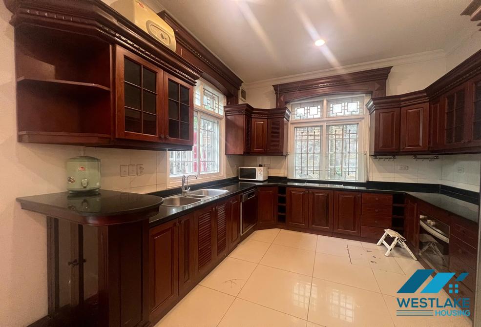 Garden 5 bedrooms house for rent in Ciputra, Tay Ho ward, Ha Noi Garden 5 bedrooms house for rent in Ciputra, Tay Ho ward, Ha Noi
