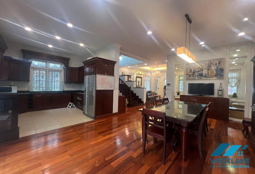 Garden 5 bedrooms house for rent in Ciputra, Tay Ho ward, Ha Noi Garden 5 bedrooms house for rent in Ciputra, Tay Ho ward, Ha Noi