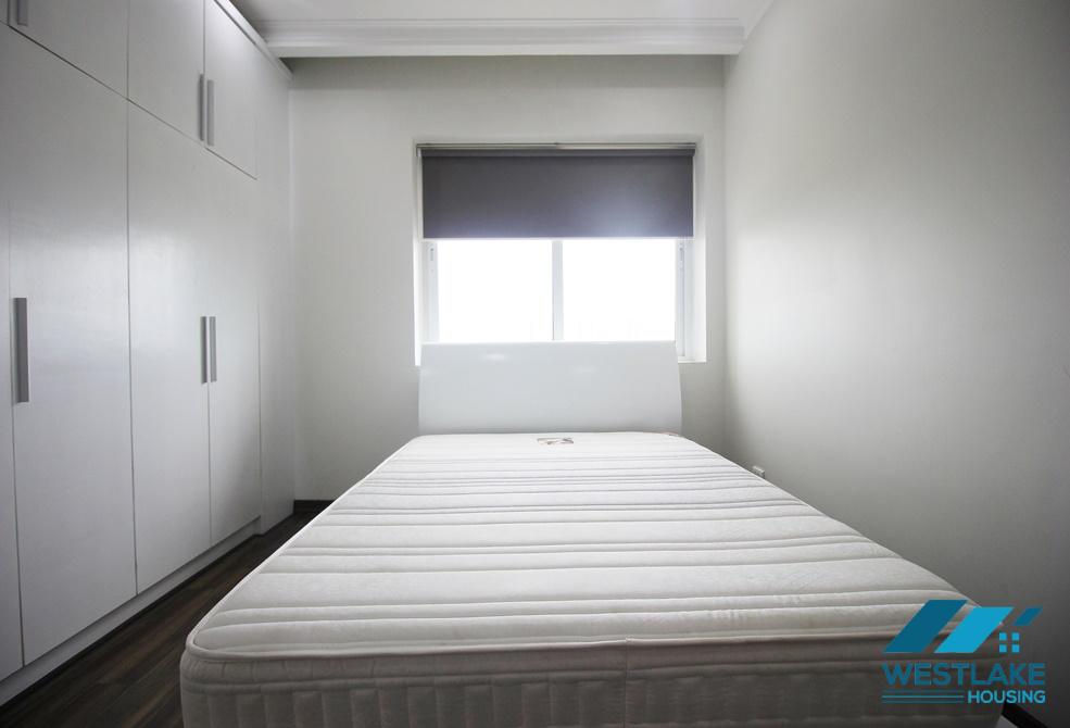 Cho thuê căn hộ 3 phòng ngủ tại tòa E4 Ciputra.