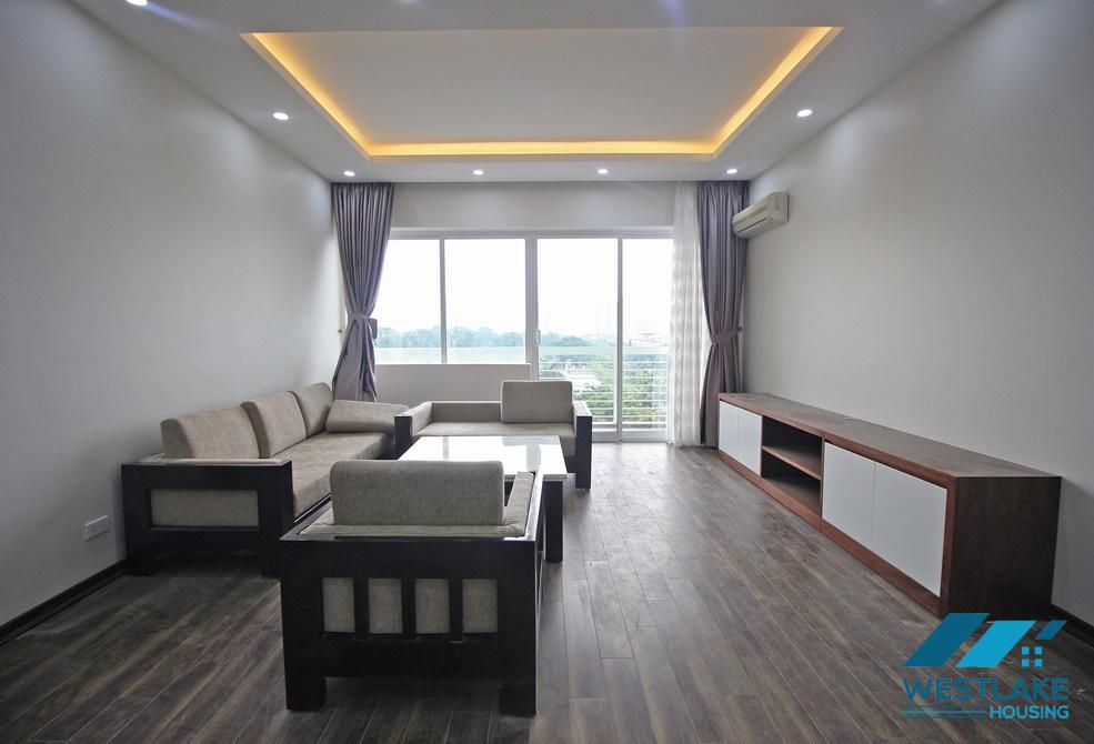 Cho thuê căn hộ 3 phòng ngủ tại tòa E4 Ciputra.