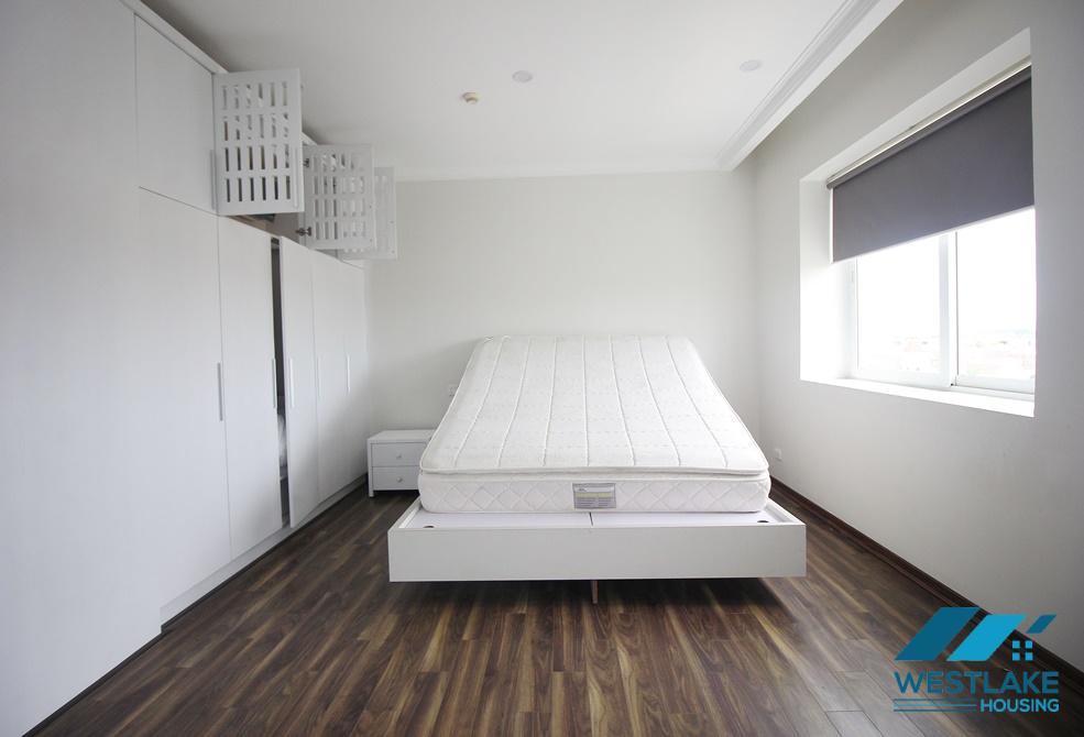 Cho thuê căn hộ 3 phòng ngủ tại tòa E4 Ciputra.