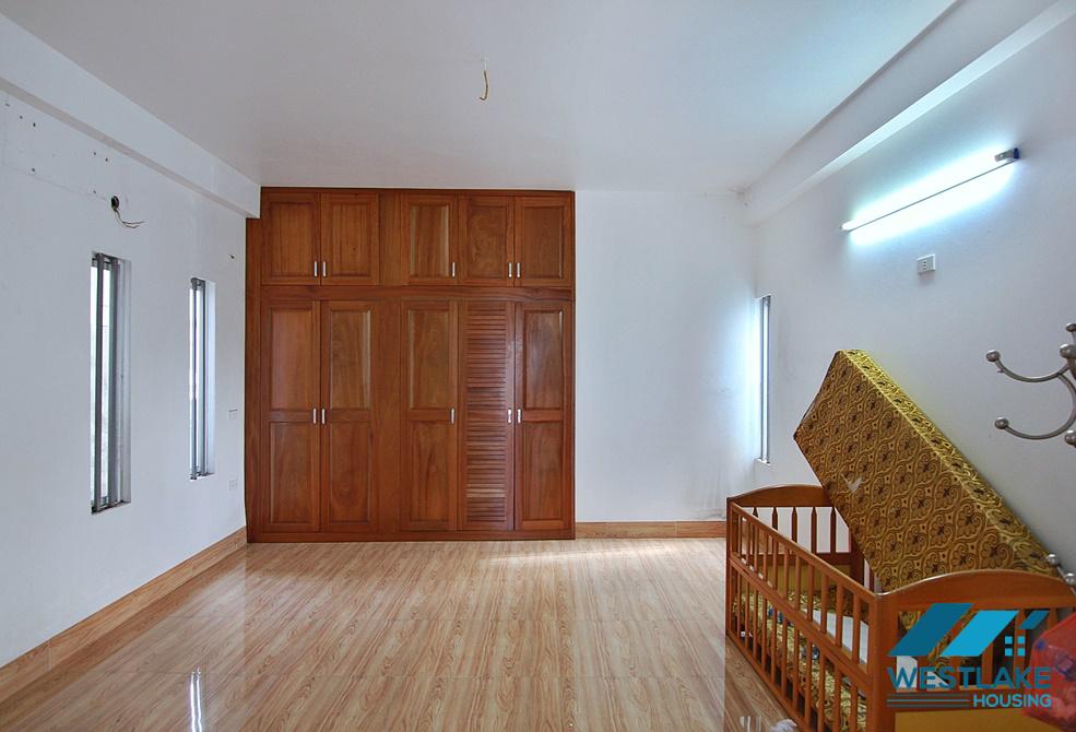 A cheap 3 bedroom house for rent in An Duong Vuong, Tay Ho