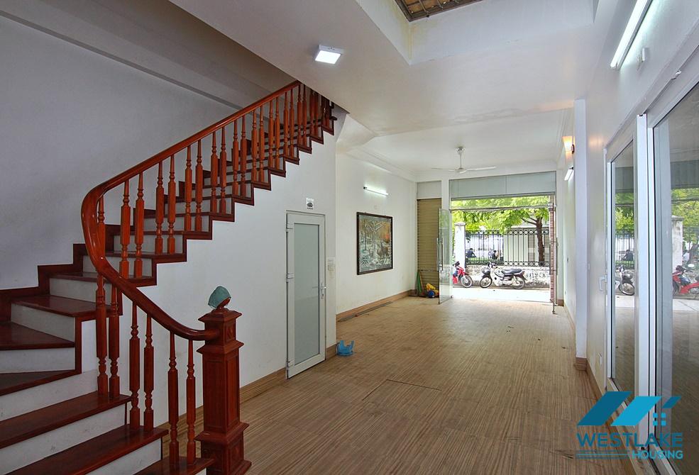 A cheap 3 bedroom house for rent in An Duong Vuong, Tay Ho