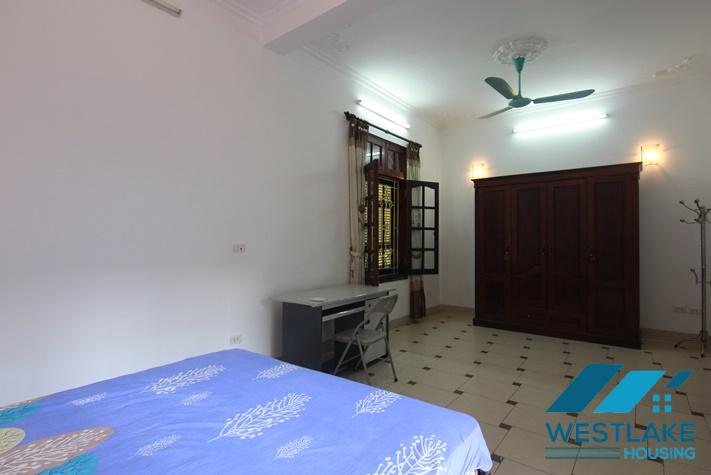 Cho Thuê Nhà 5 Phòng Ngủ Đẹp Có Sân, Ban Công Tại Đường Nghi Tàm Tây Hồ, Hà Nội Cho Thuê Nhà 5 Phòng Ngủ Đẹp Có Sân, Ban Công Tại Đường Nghi Tàm Tây Hồ, Hà Nội