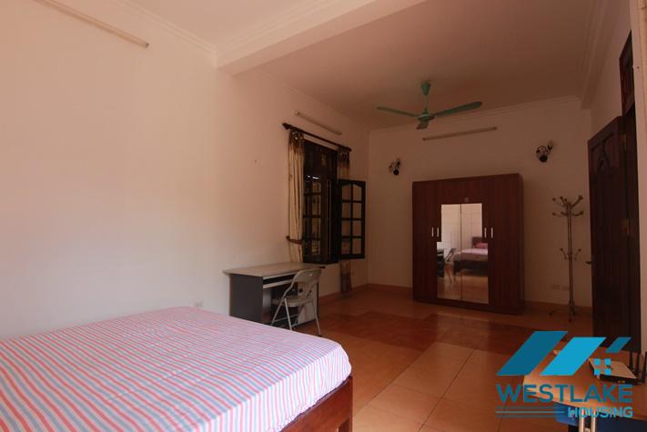 Cho Thuê Nhà 5 Phòng Ngủ Đẹp Có Sân, Ban Công Tại Đường Nghi Tàm Tây Hồ, Hà Nội Cho Thuê Nhà 5 Phòng Ngủ Đẹp Có Sân, Ban Công Tại Đường Nghi Tàm Tây Hồ, Hà Nội