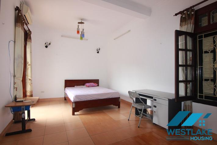 Cho Thuê Nhà 5 Phòng Ngủ Đẹp Có Sân, Ban Công Tại Đường Nghi Tàm Tây Hồ, Hà Nội Cho Thuê Nhà 5 Phòng Ngủ Đẹp Có Sân, Ban Công Tại Đường Nghi Tàm Tây Hồ, Hà Nội