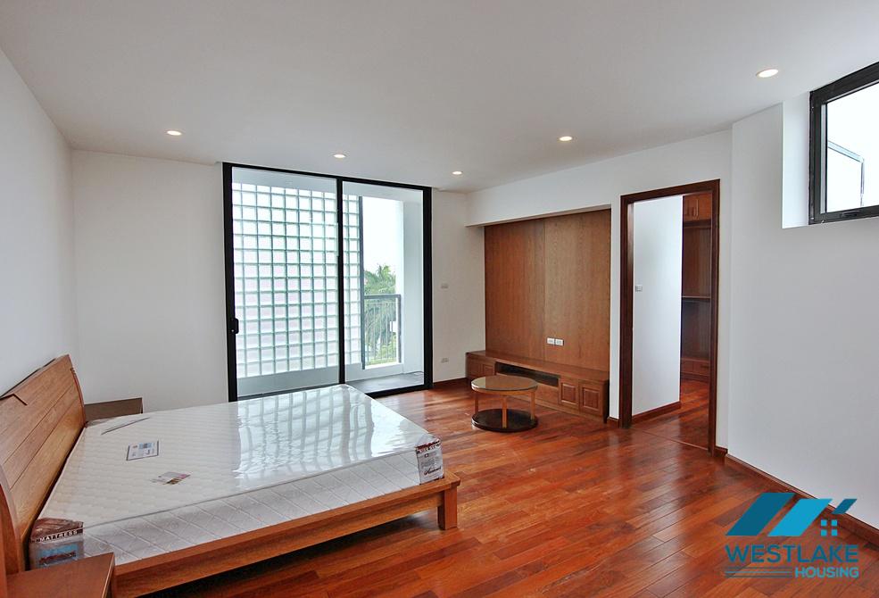 Super bright 03 bedrooms apartment for rent in Tay Ho, Ha Noi