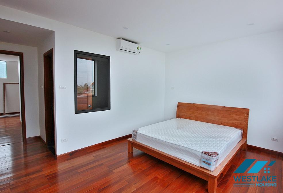 Super bright 03 bedrooms apartment for rent in Tay Ho, Ha Noi